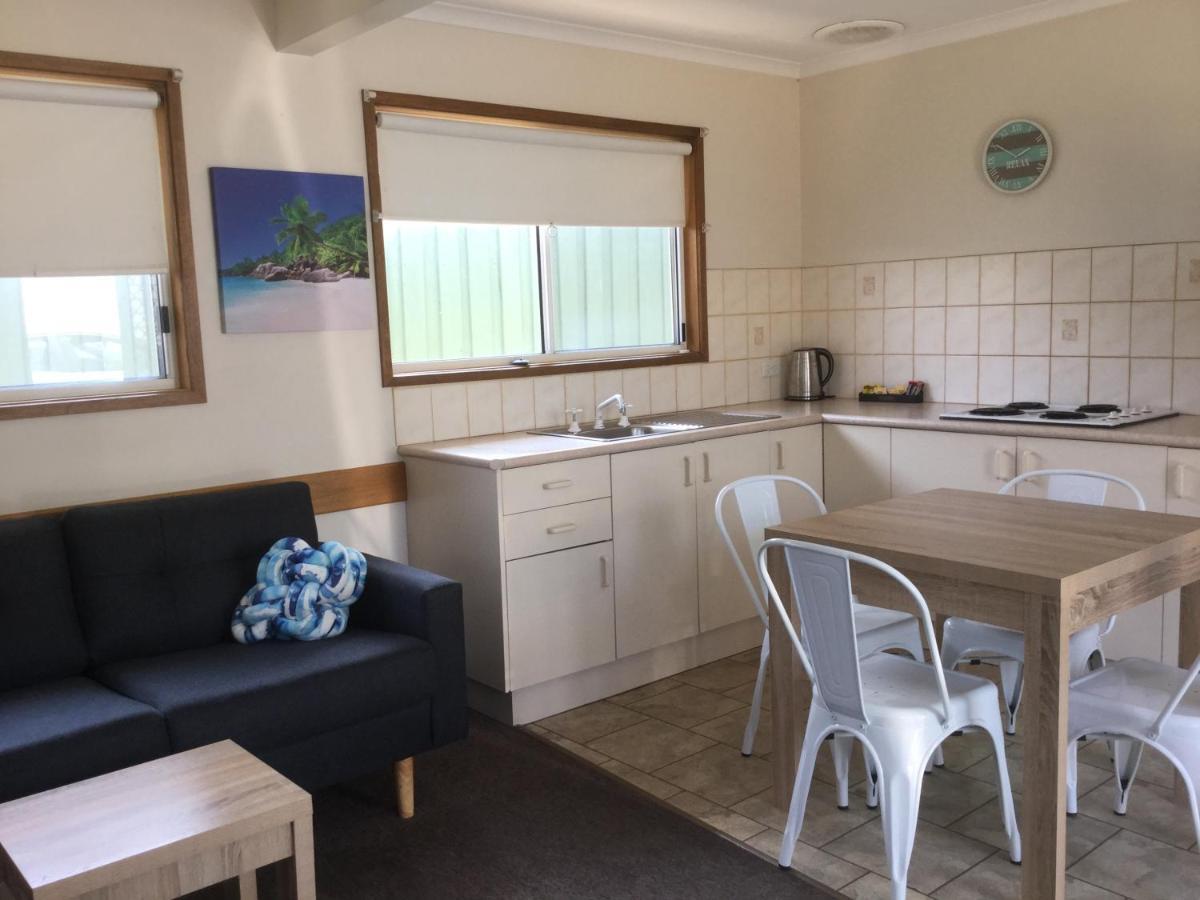 Lakes Jakaranda Holiday Units Лейкс-Ентранс Екстер'єр фото